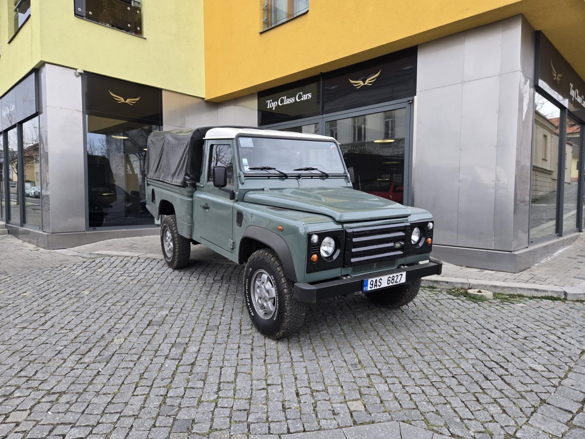 Land Rover DEFENDER