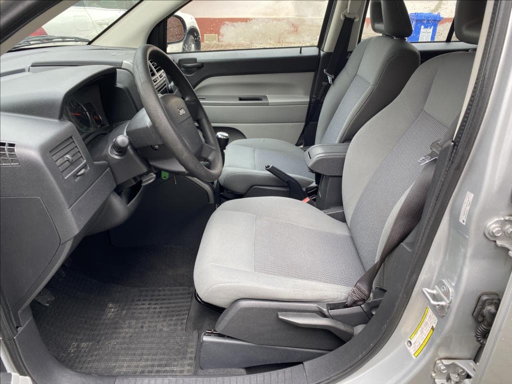 2007 Jeep Compass - 10