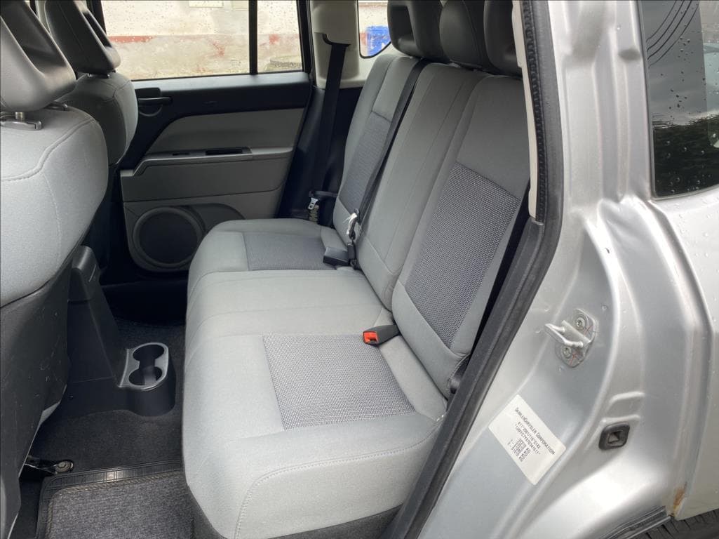 2007 Jeep Compass - 12