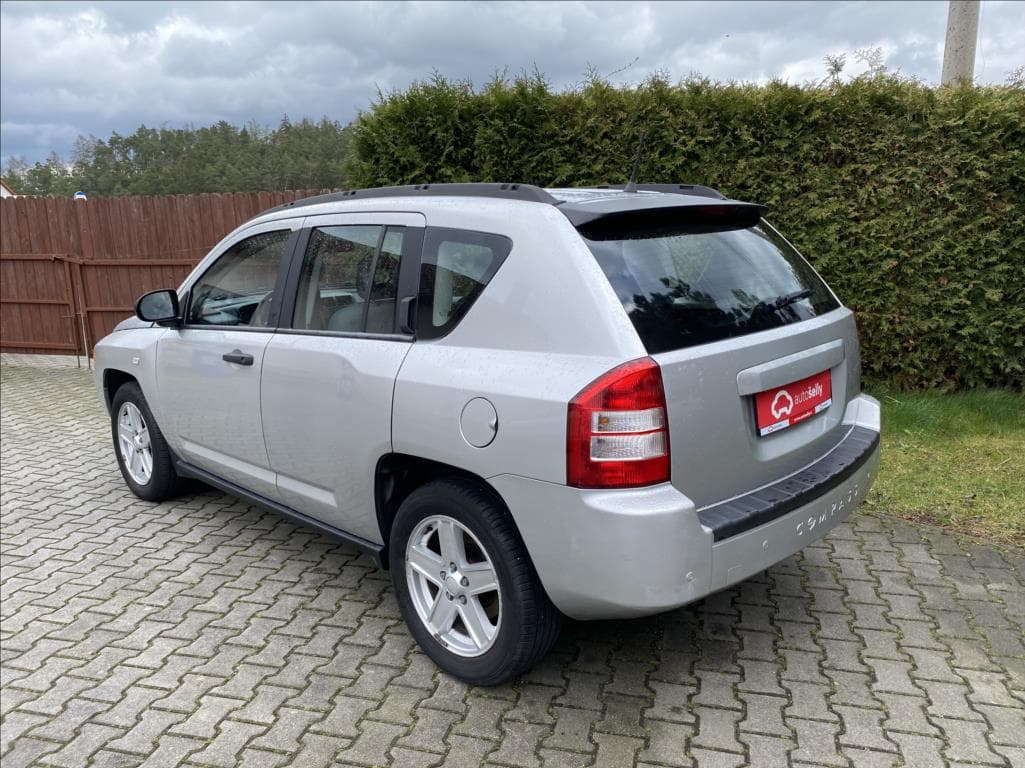 2007 Jeep Compass - 3