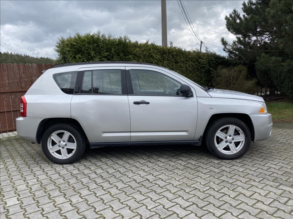 2007 Jeep Compass - 6