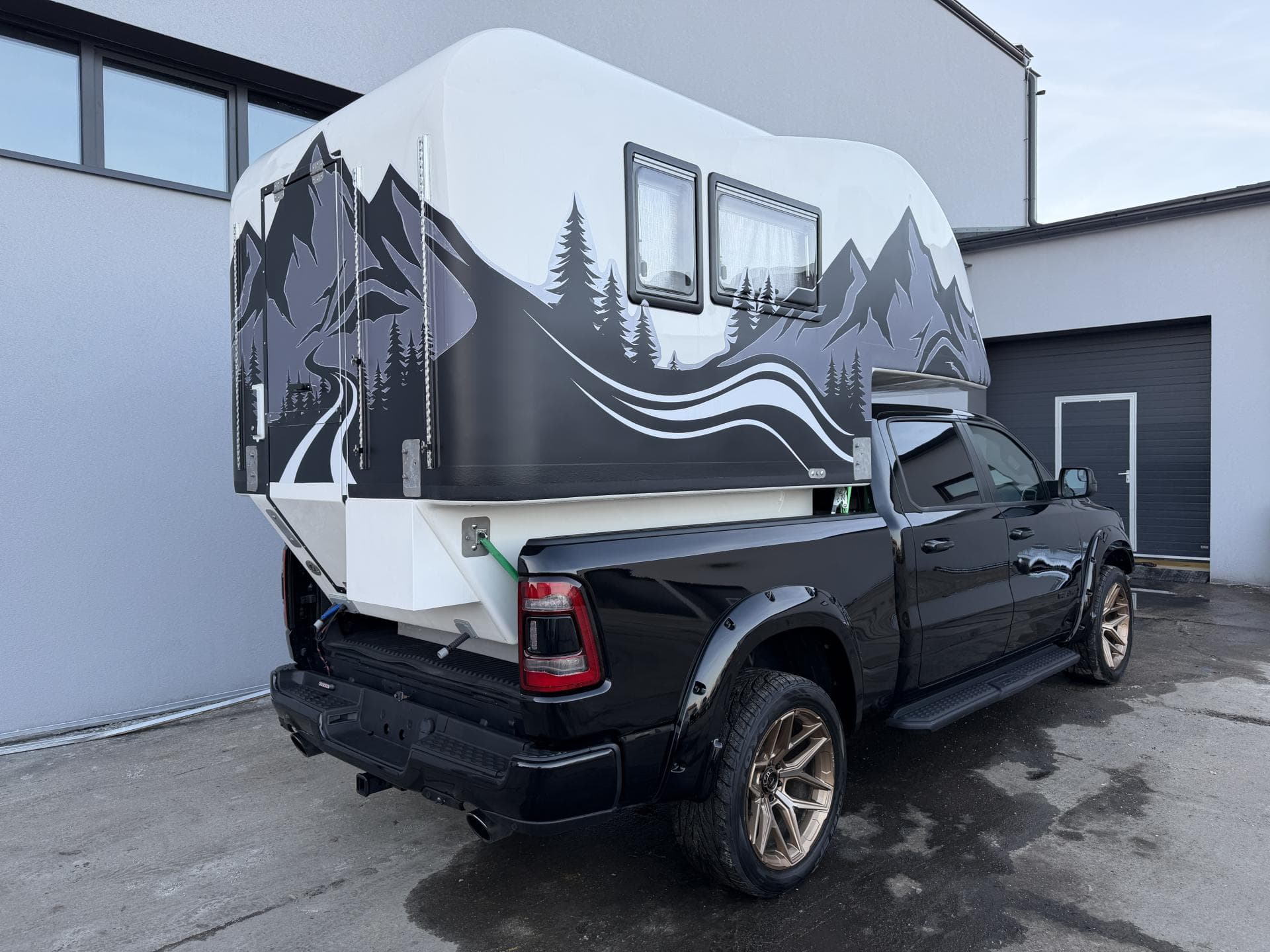 Dodge RAM - 4