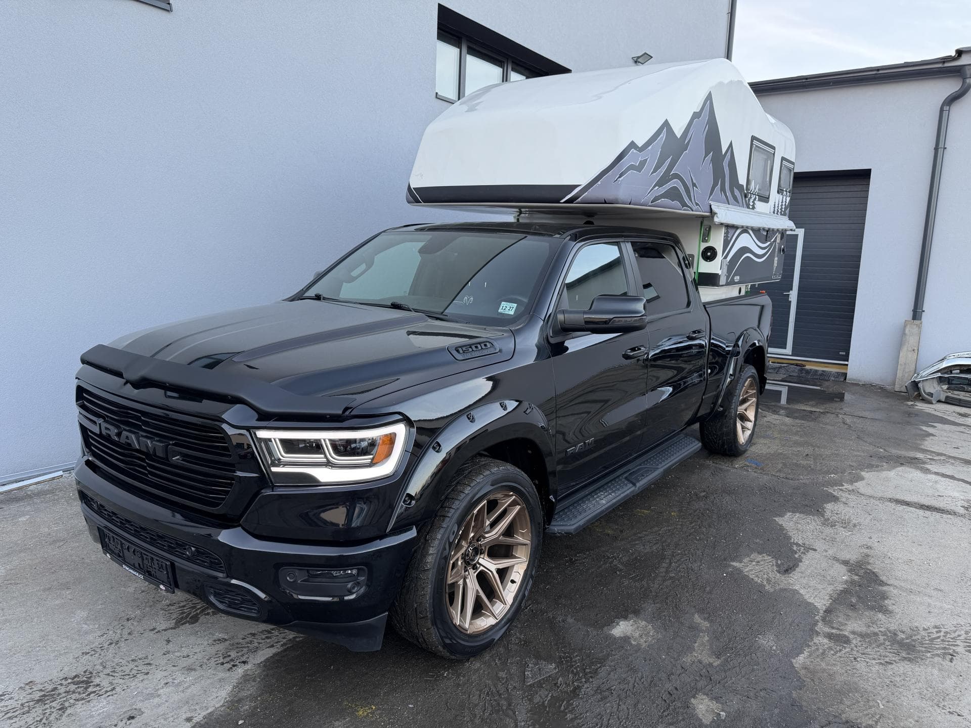 Dodge RAM - 8