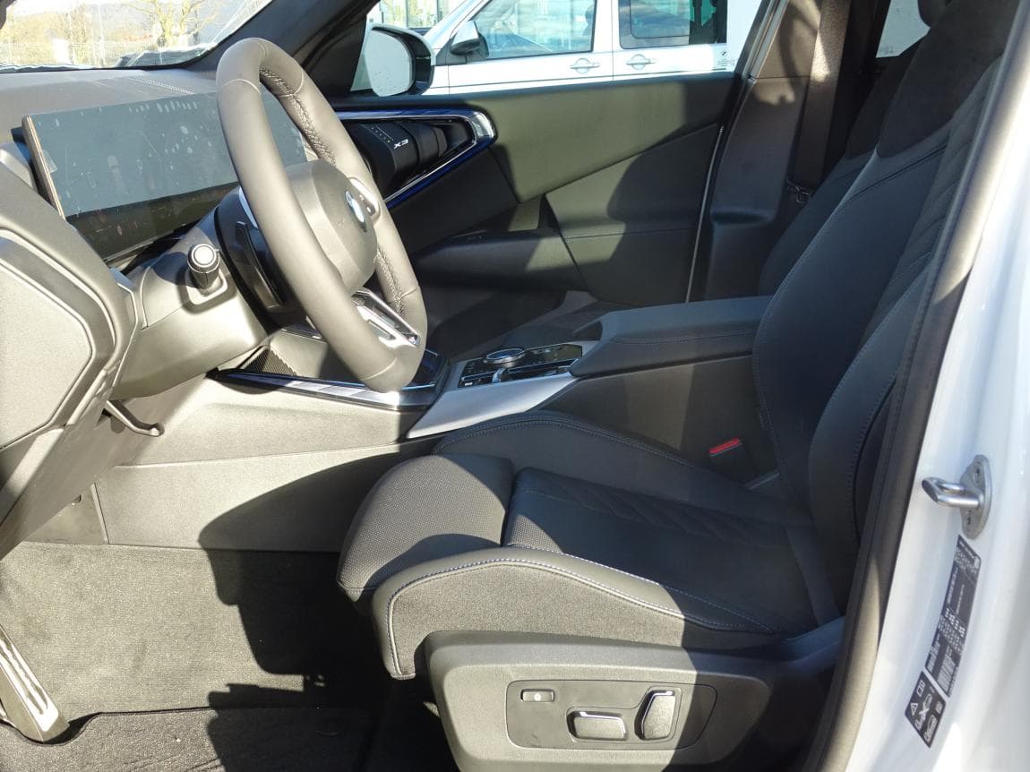 2025 BMW X3 - 2