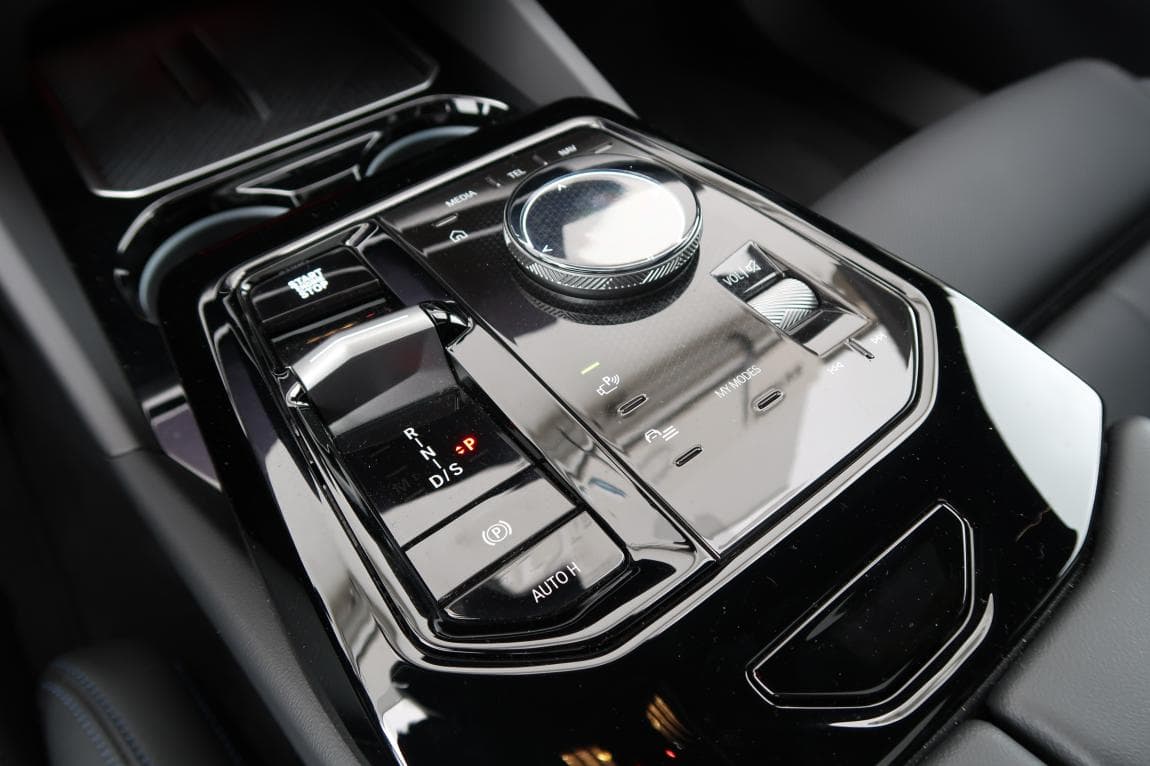 2024 BMW 5-Series - 13