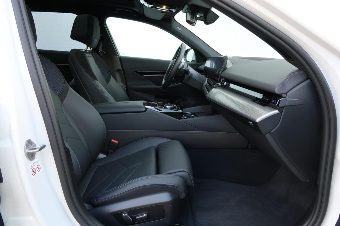 2024 BMW 5-Series - 17