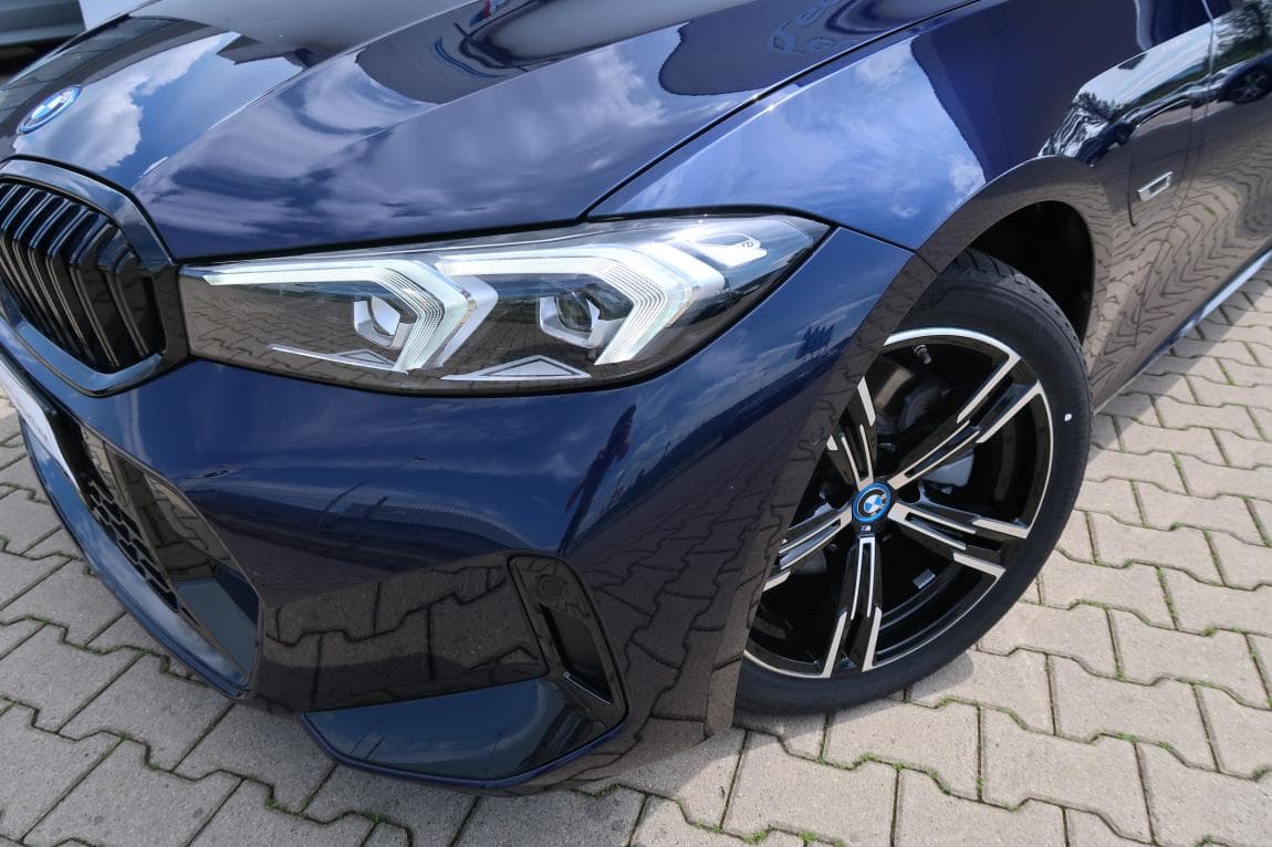 2024 BMW 3-Series - 12