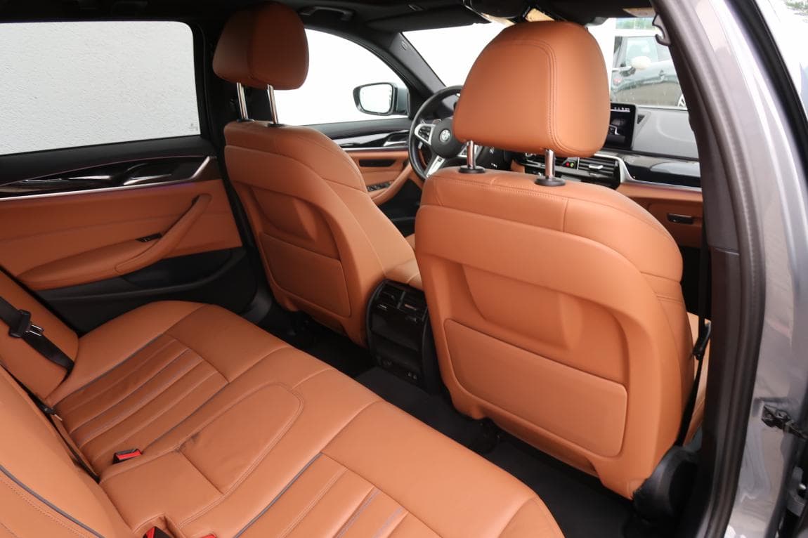 2023 BMW 5-Series - 10