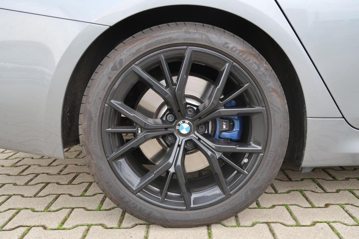 2023 BMW 5-Series - 12