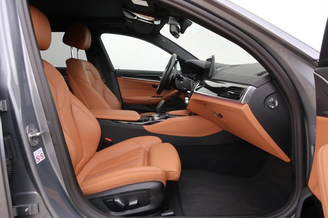 2023 BMW 5-Series - 9