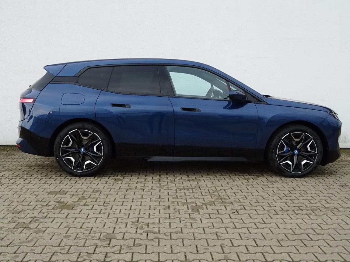 2023 BMW Ix - 5
