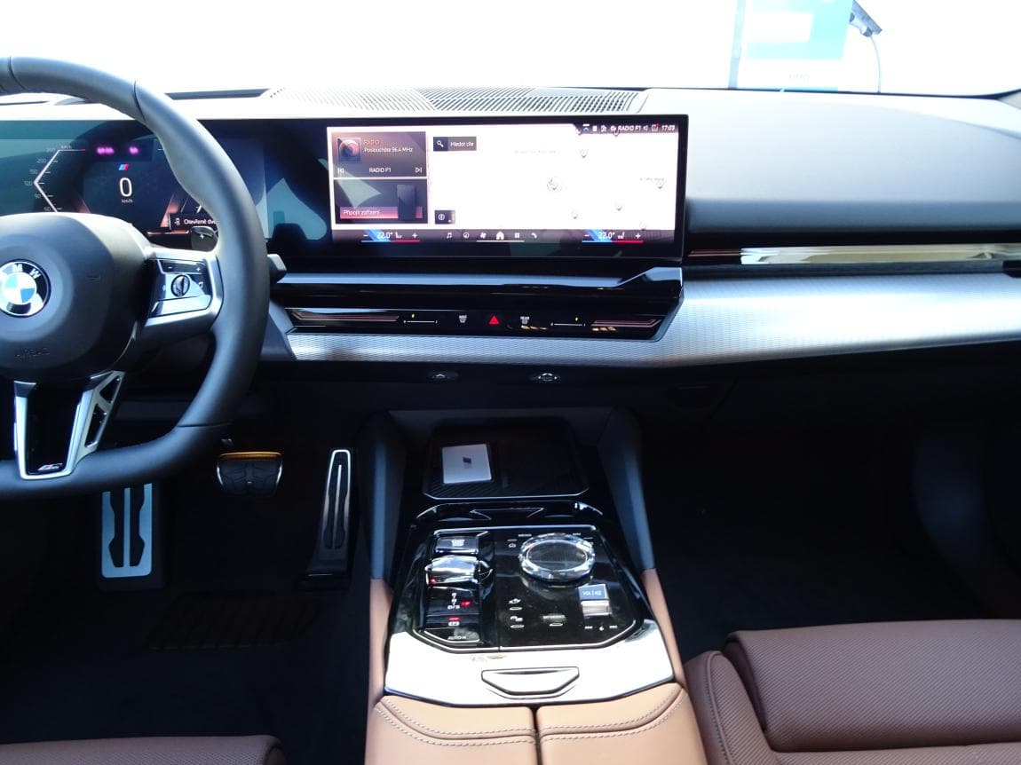 2023 BMW 5-Series - 6