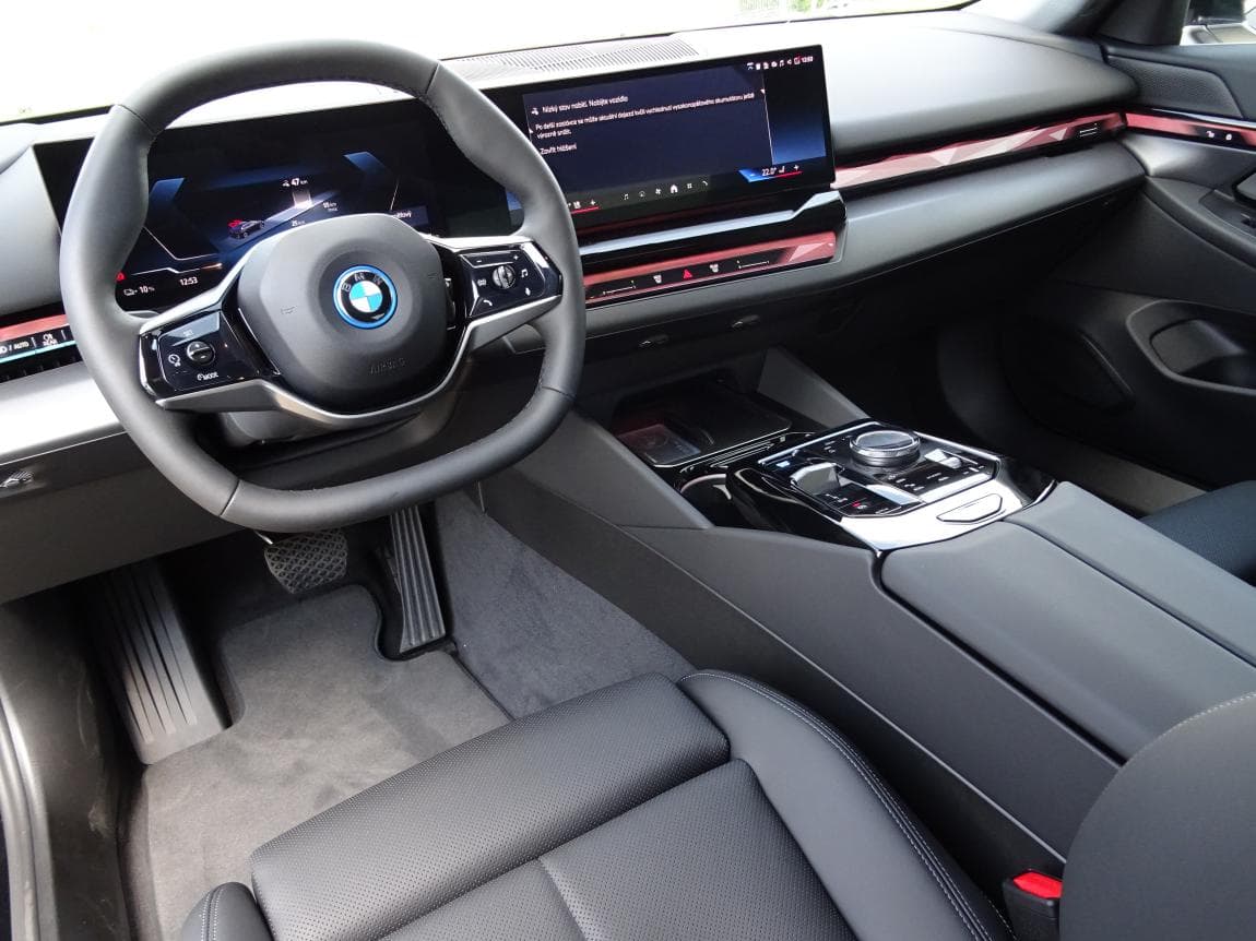 2025 BMW I5 - 4