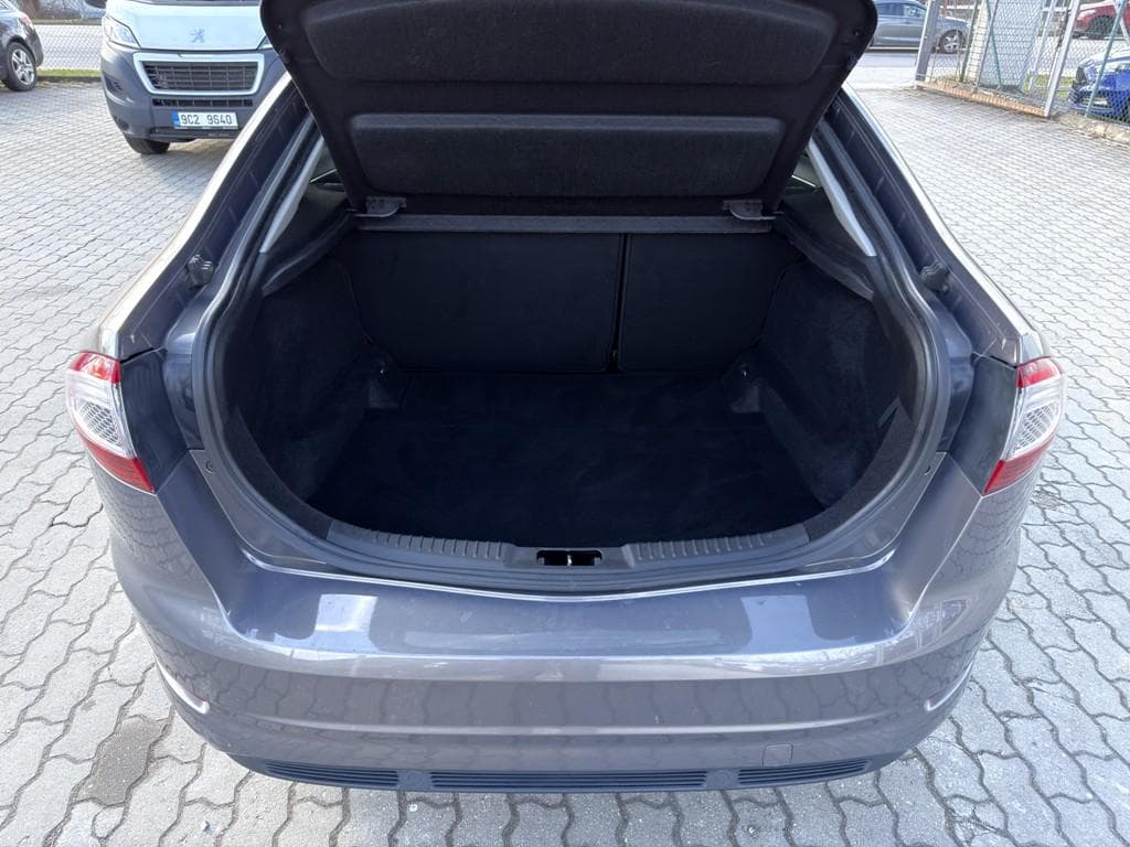 2011 Ford MONDEO - 9