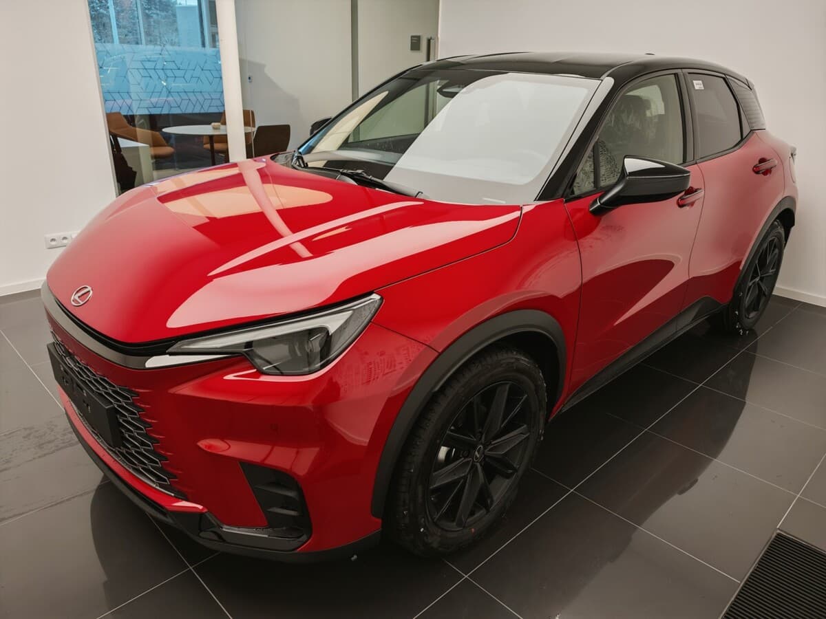 Lexus LBX Vibrant Edition