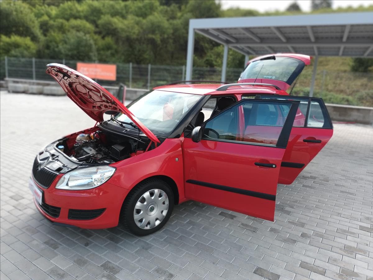 2010 Škoda FABIA - 11