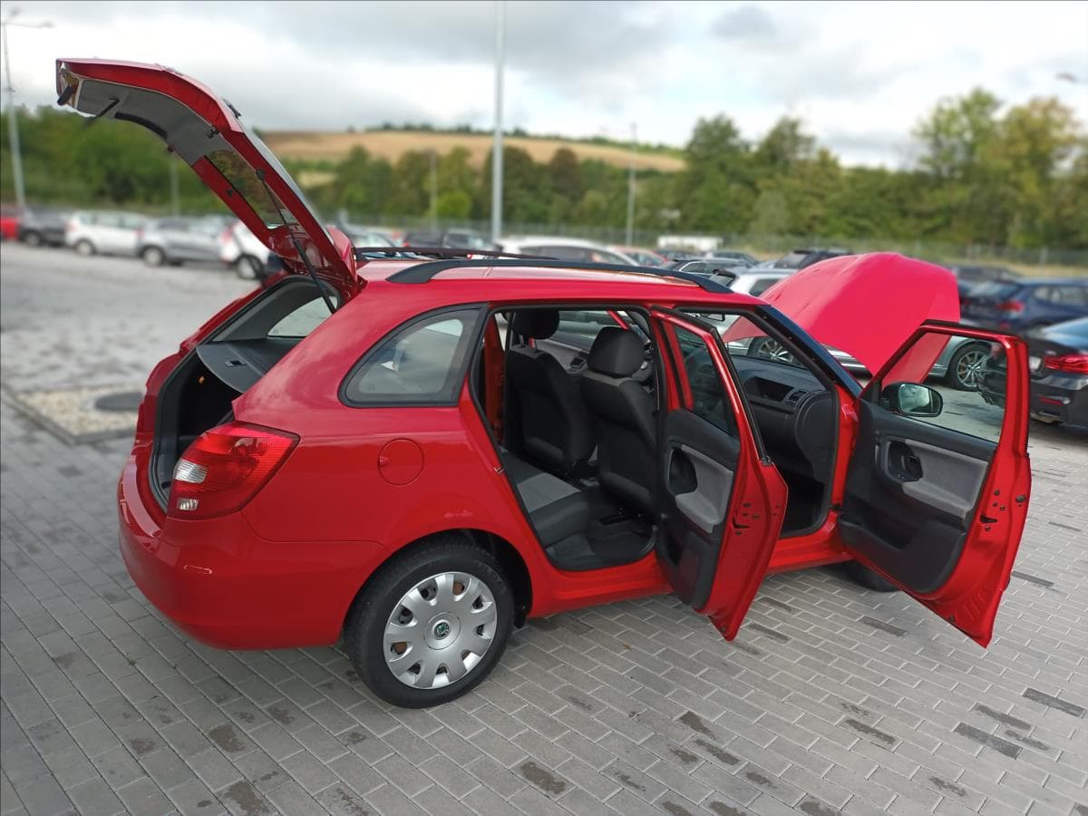 2010 Škoda FABIA - 9