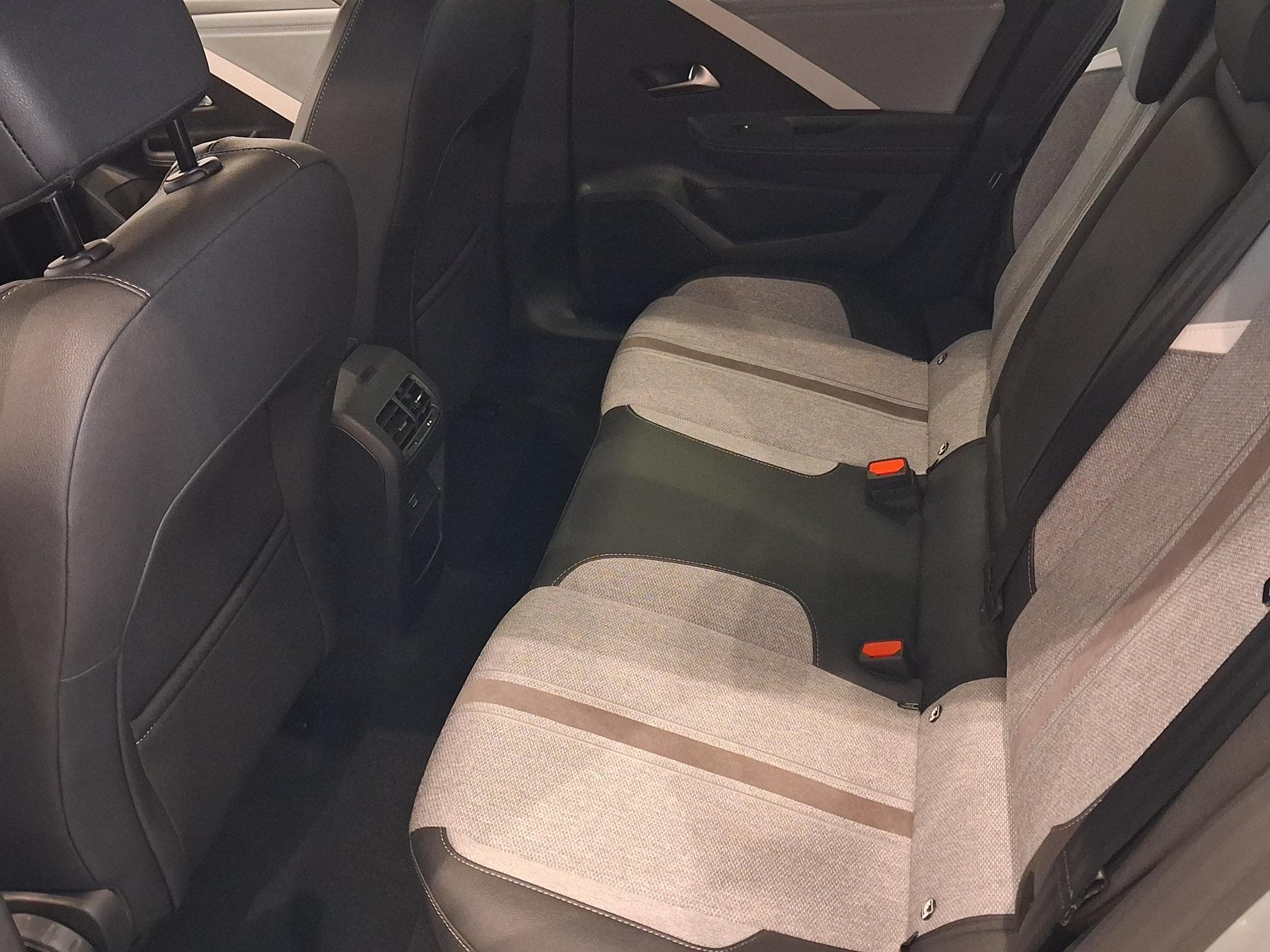 Opel ASTRA - 7