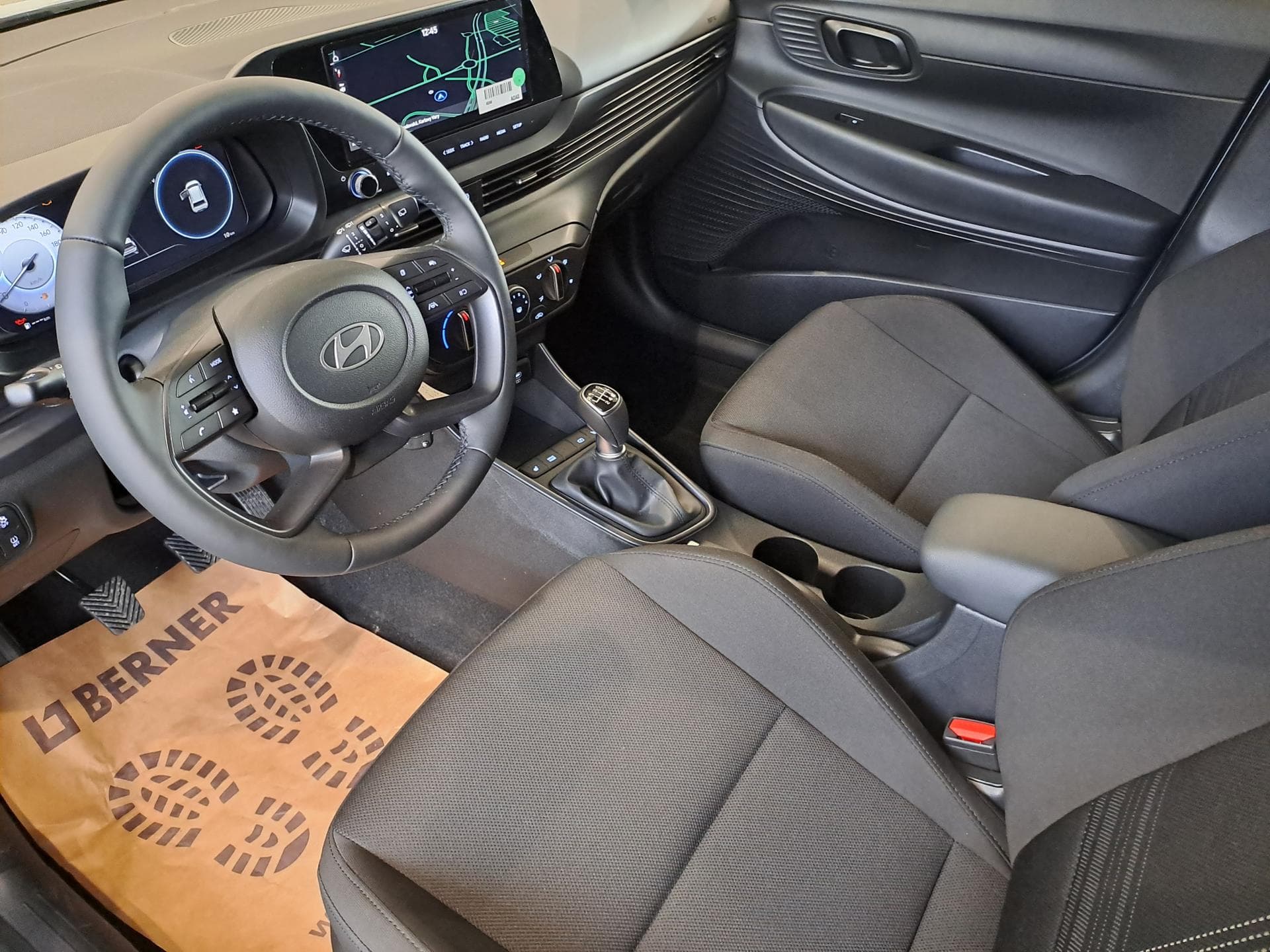 Hyundai BAYON - 9