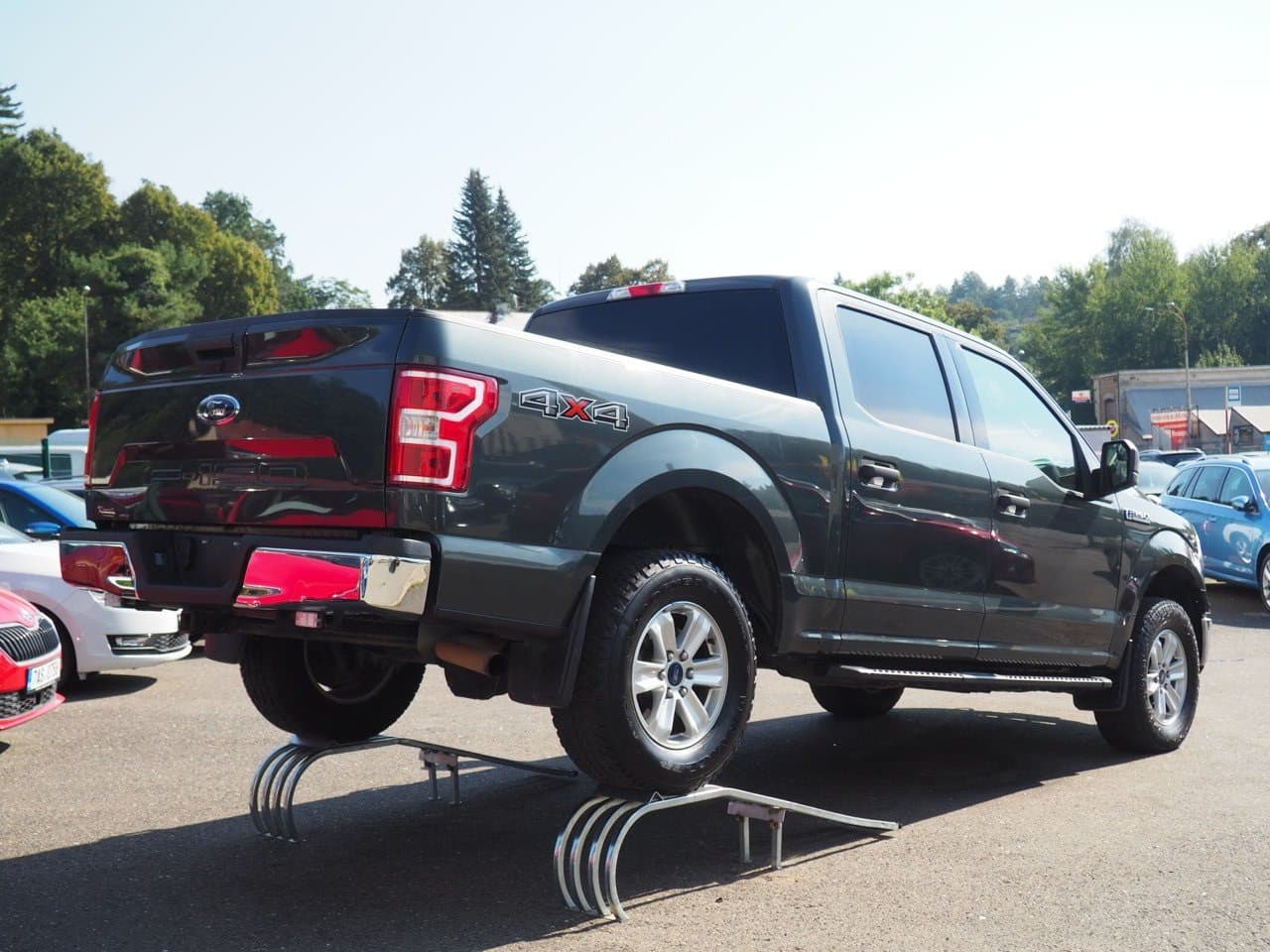 Ford F-150 - 4