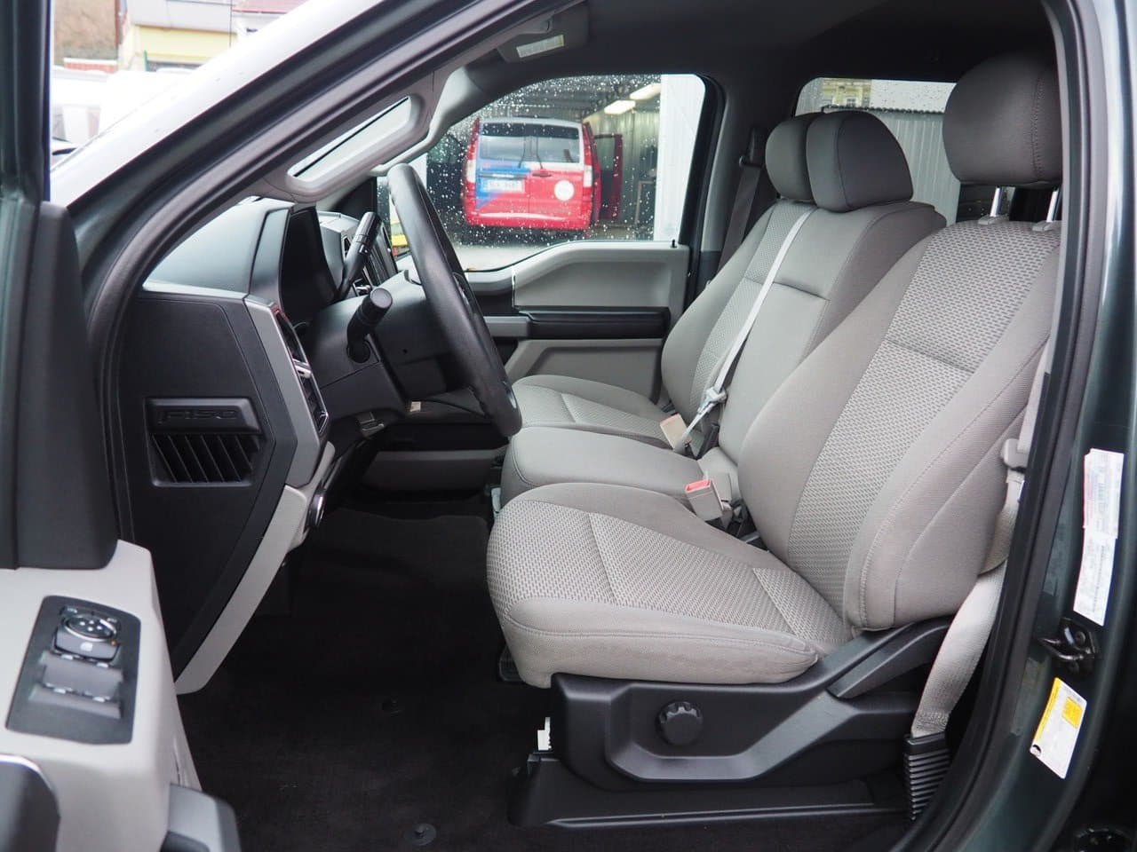 Ford F-150 - 8