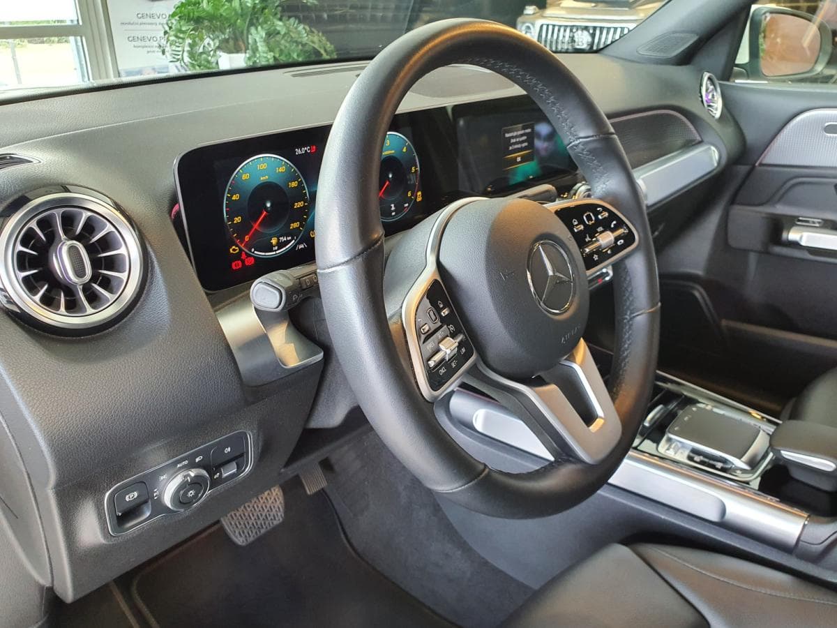 Mercedes-Benz GLB - 10