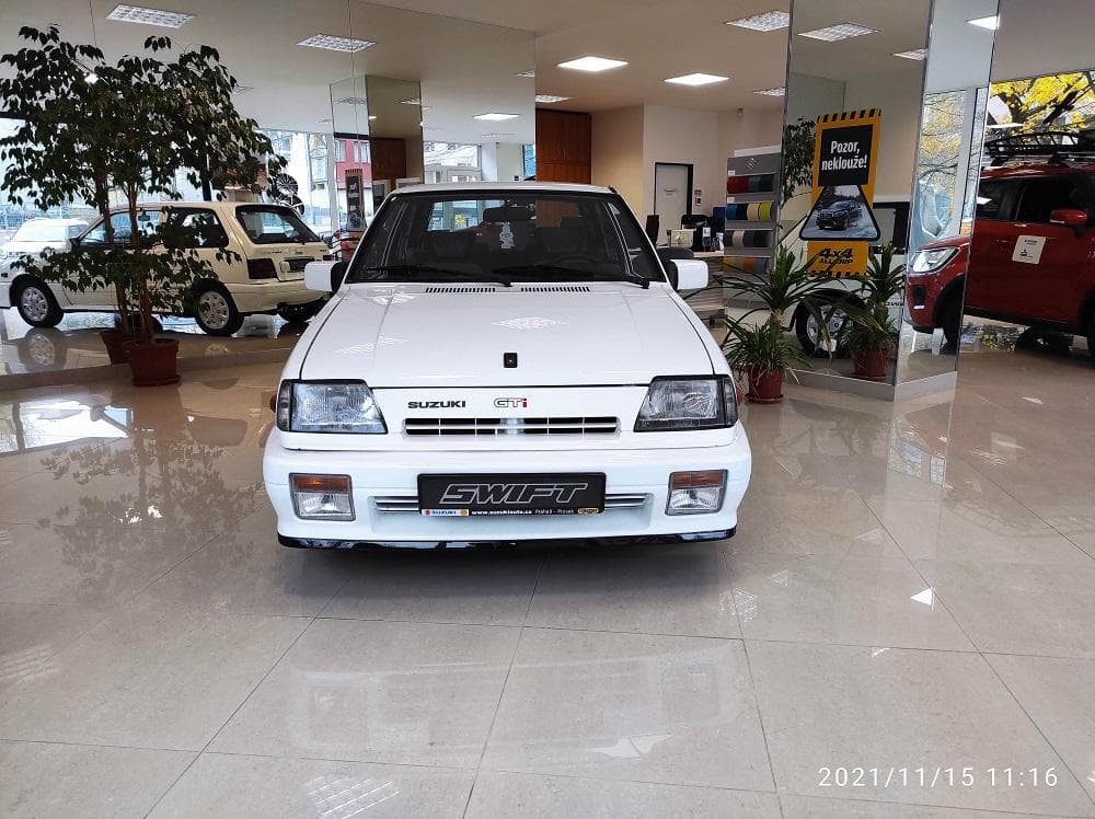 Suzuki SWIFT