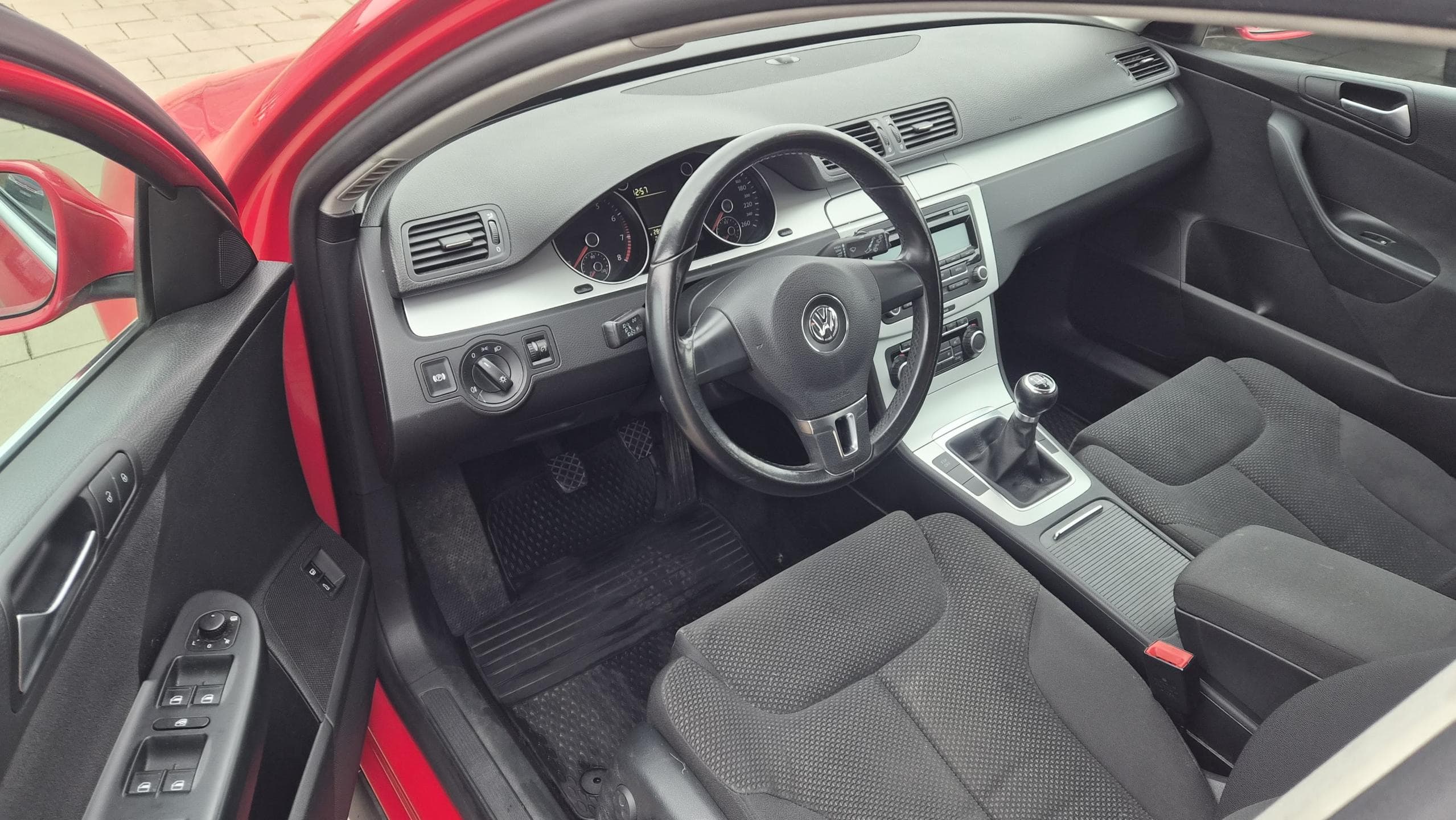 2010 Volkswagen PASSAT - 8