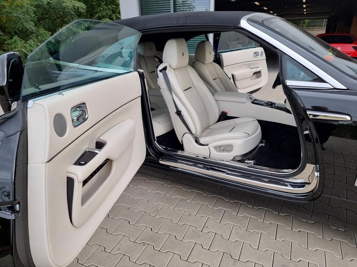 Rolls-Royce Dawn - 11