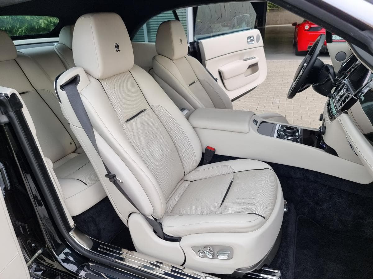 Rolls-Royce Dawn - 12