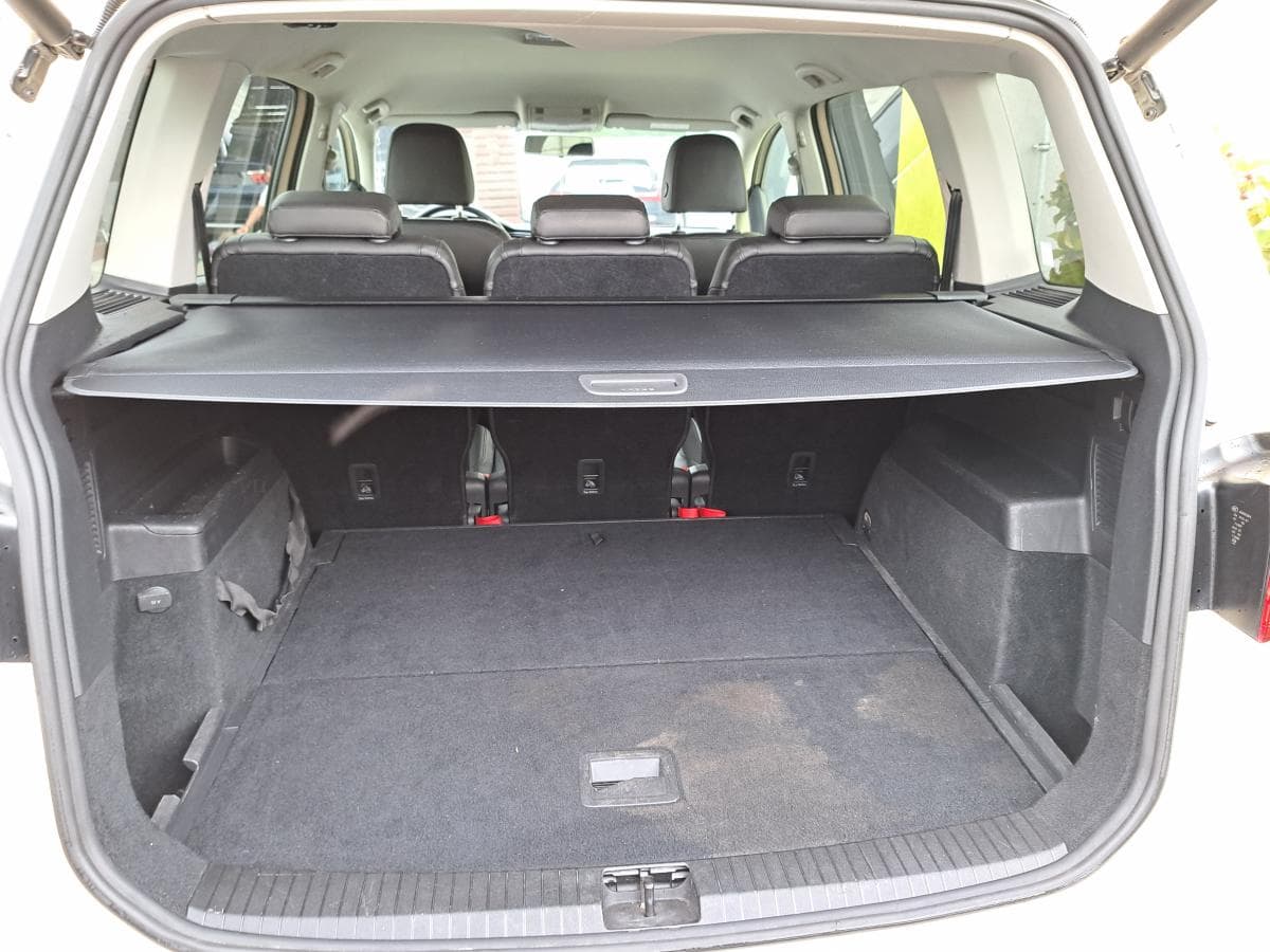 Volkswagen Touran - 9