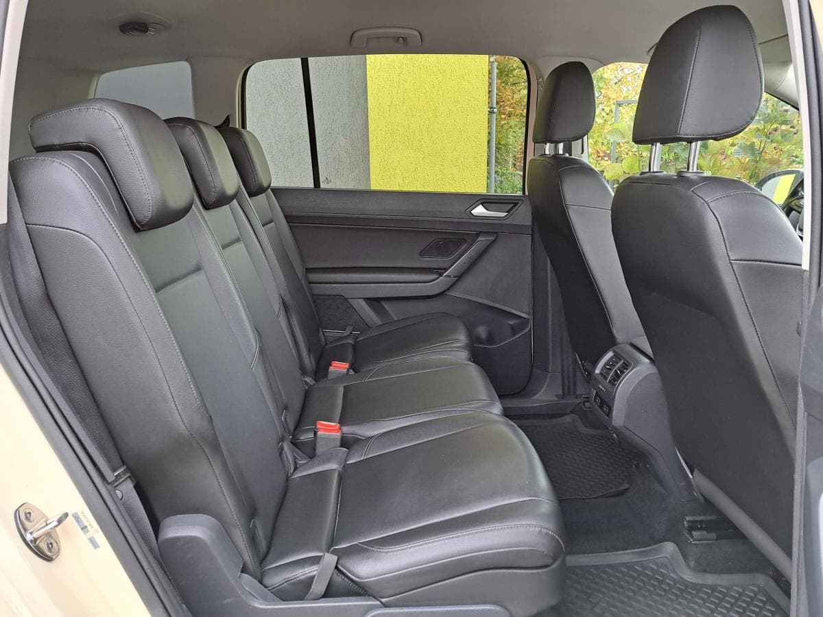 Volkswagen Touran - 10