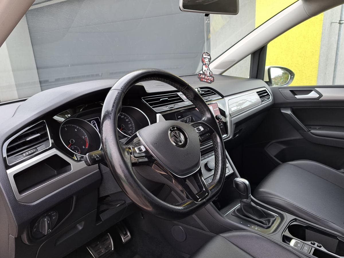 Volkswagen Touran - 5