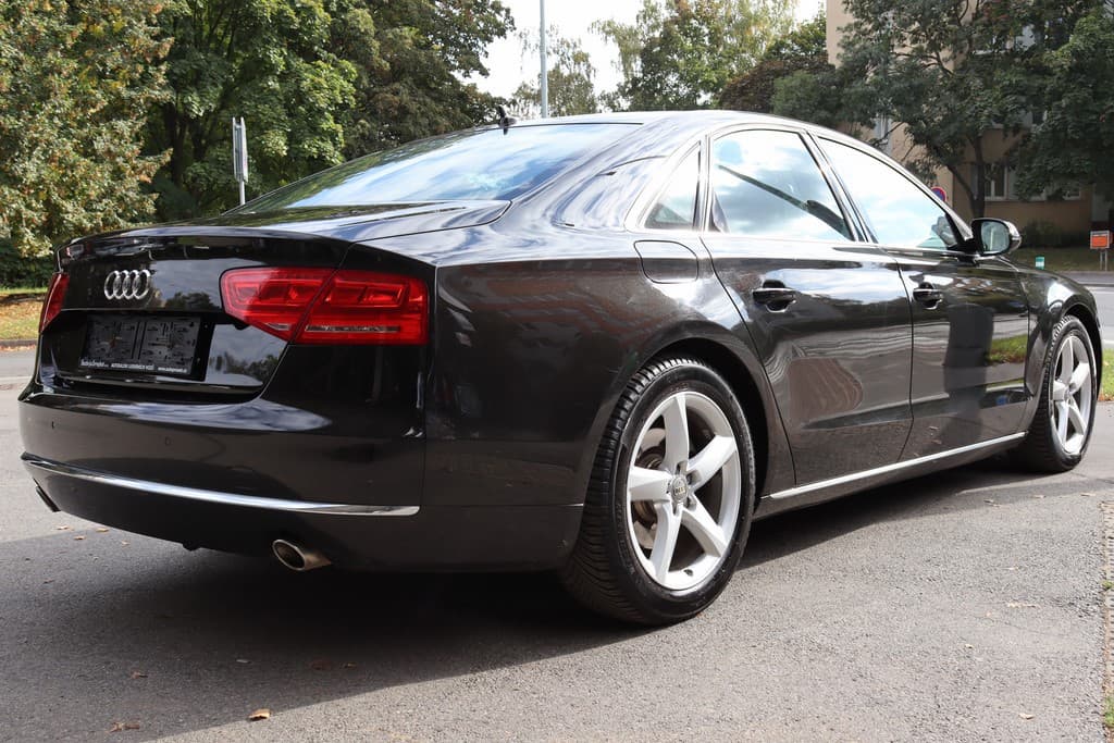 2011 Audi A8 - 11