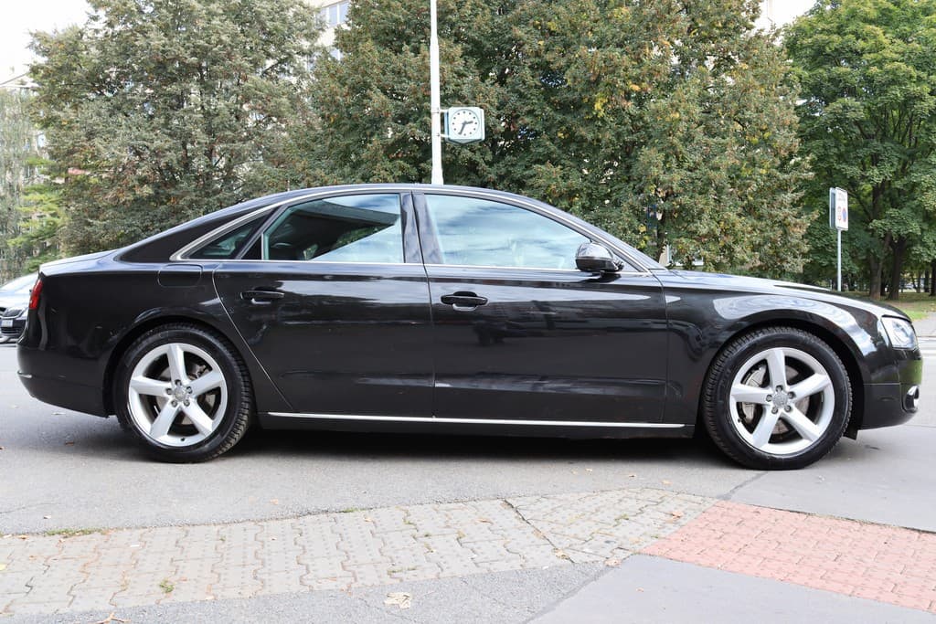 2011 Audi A8 - 9