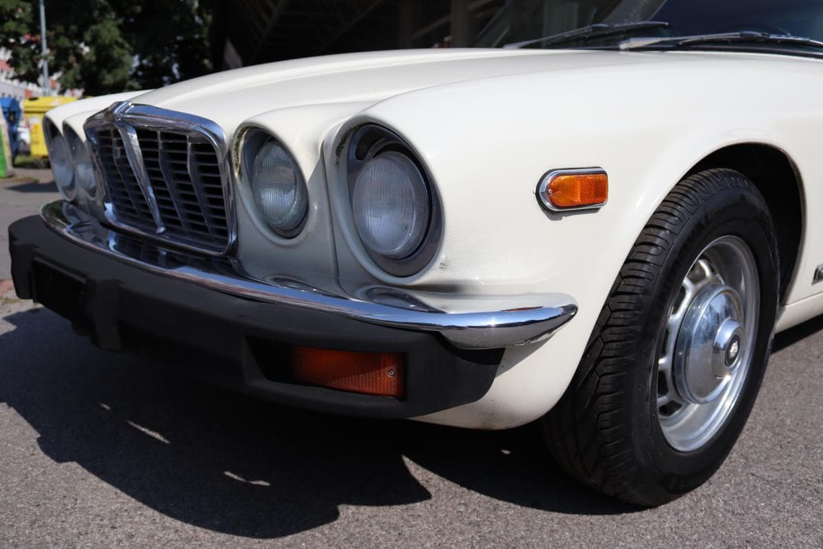 1975 Jaguar XJ - 4