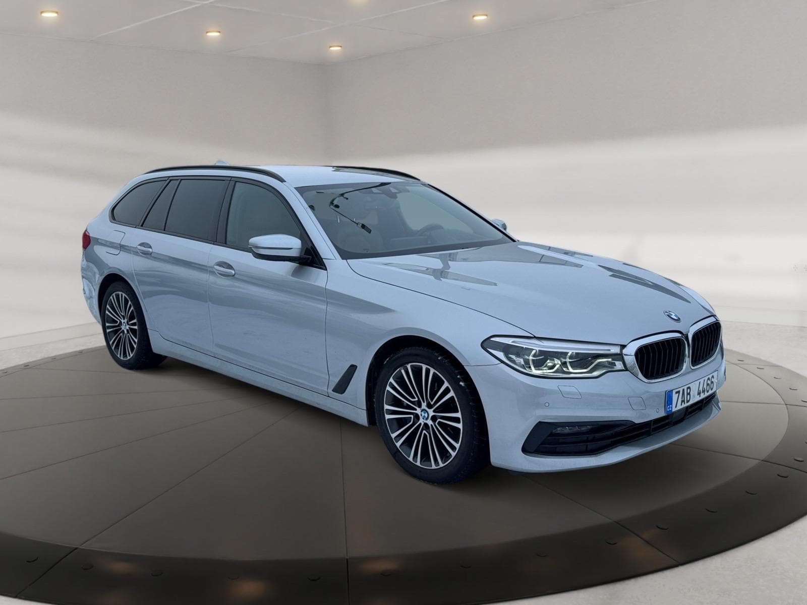 BMW 5-Series - 3