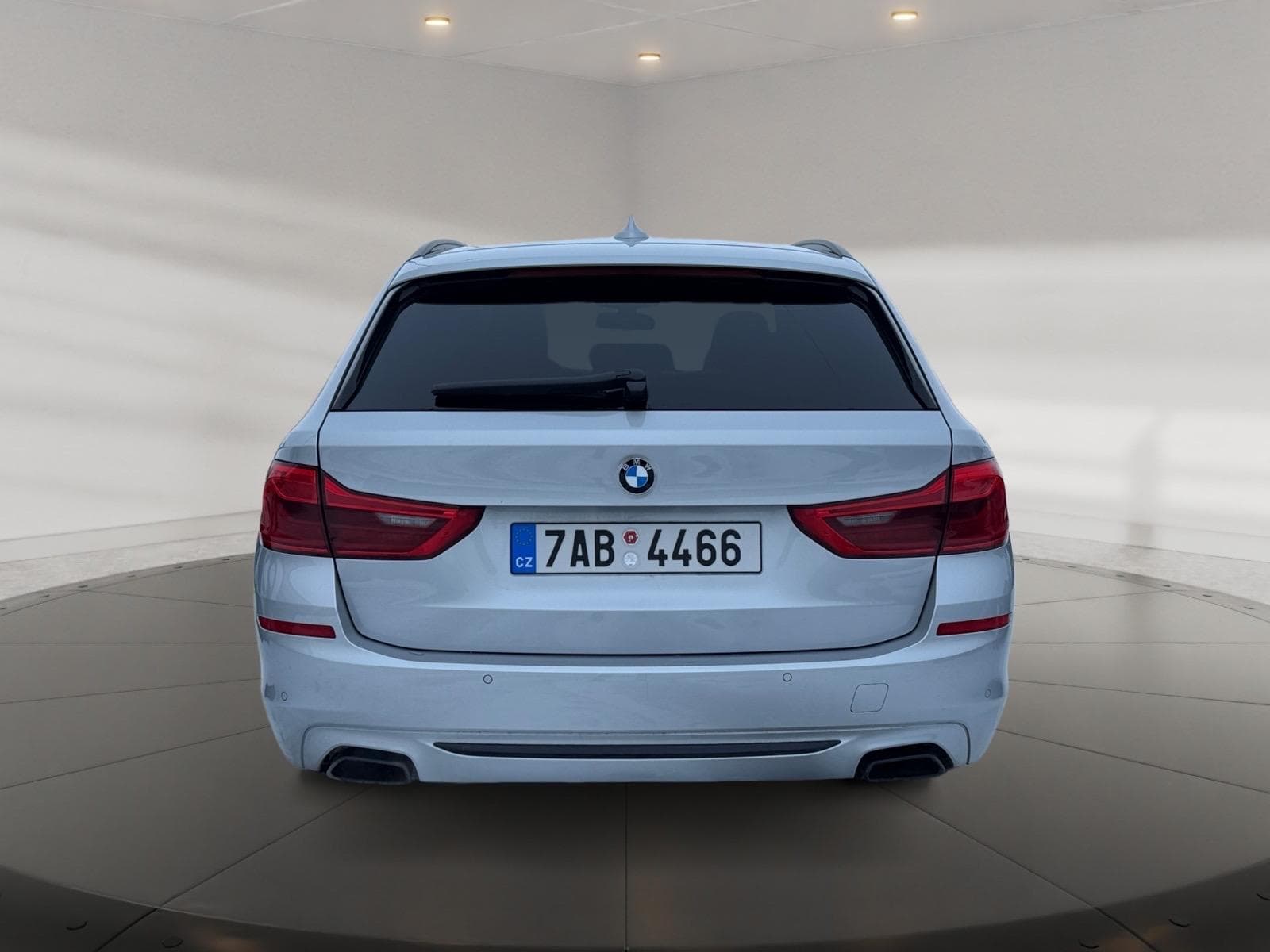 BMW 5-Series - 5