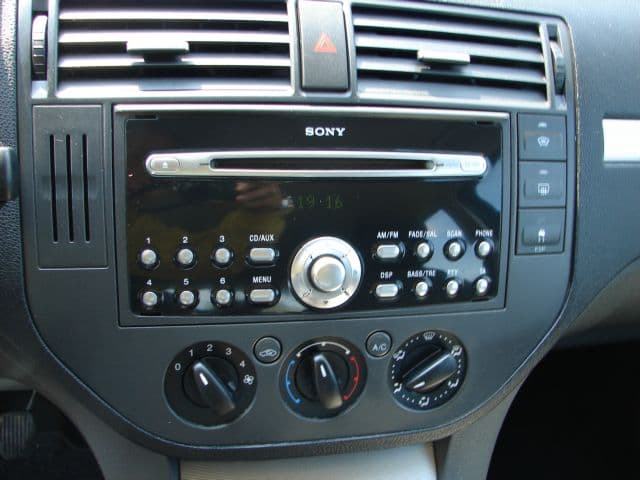 2003 Ford C-MAX - 11