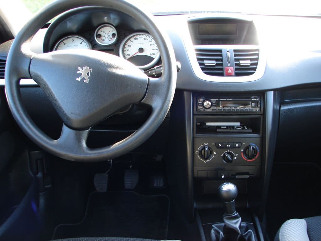 2007 Peugeot 207 - 9