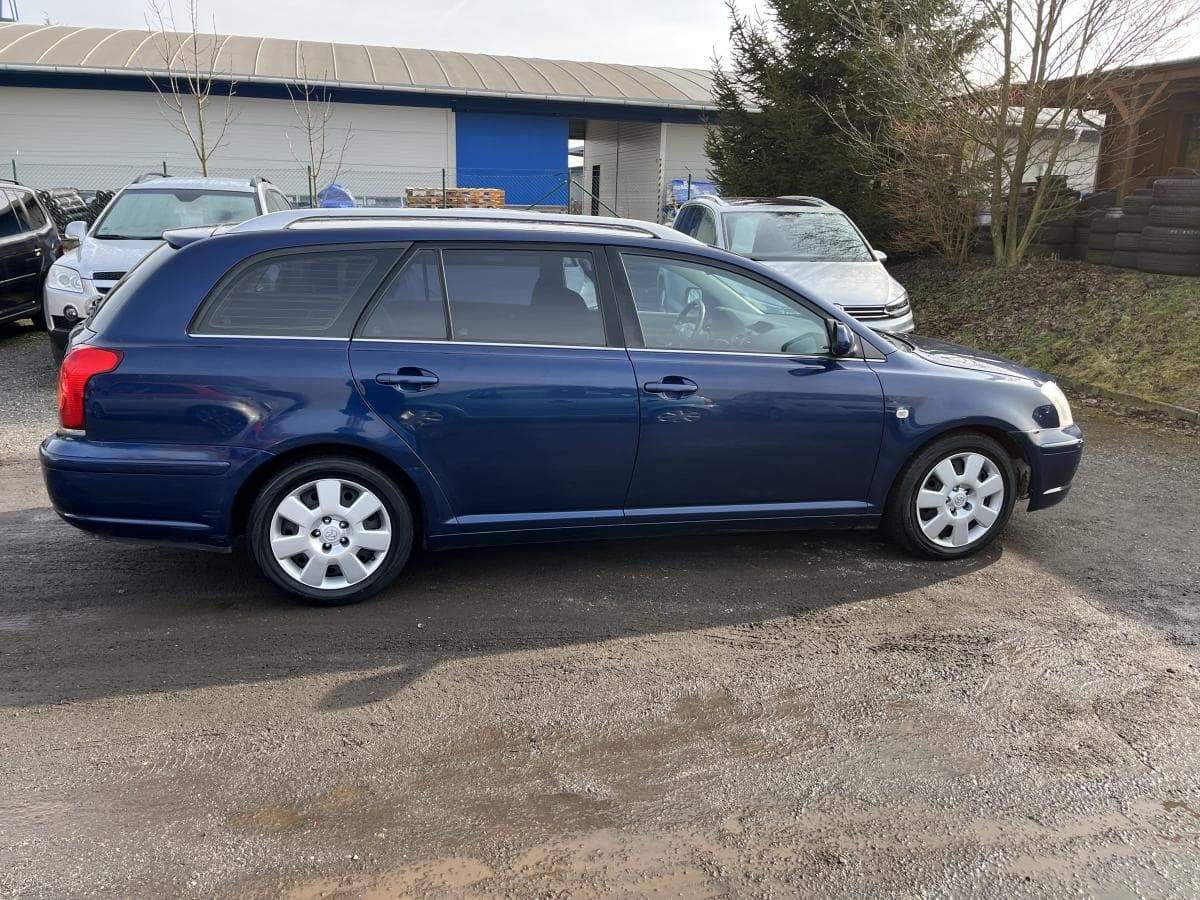 Toyota Avensis - 6