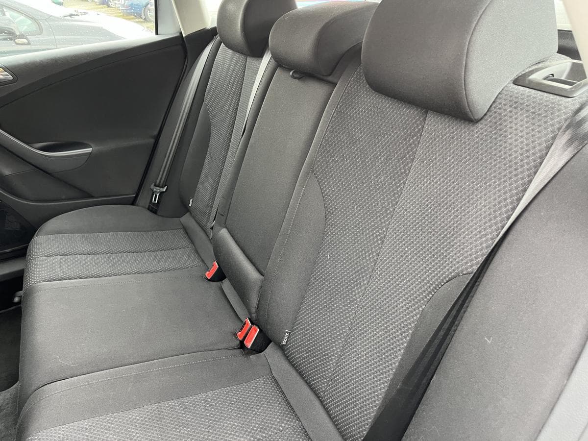 2007 Volkswagen Passat - 10