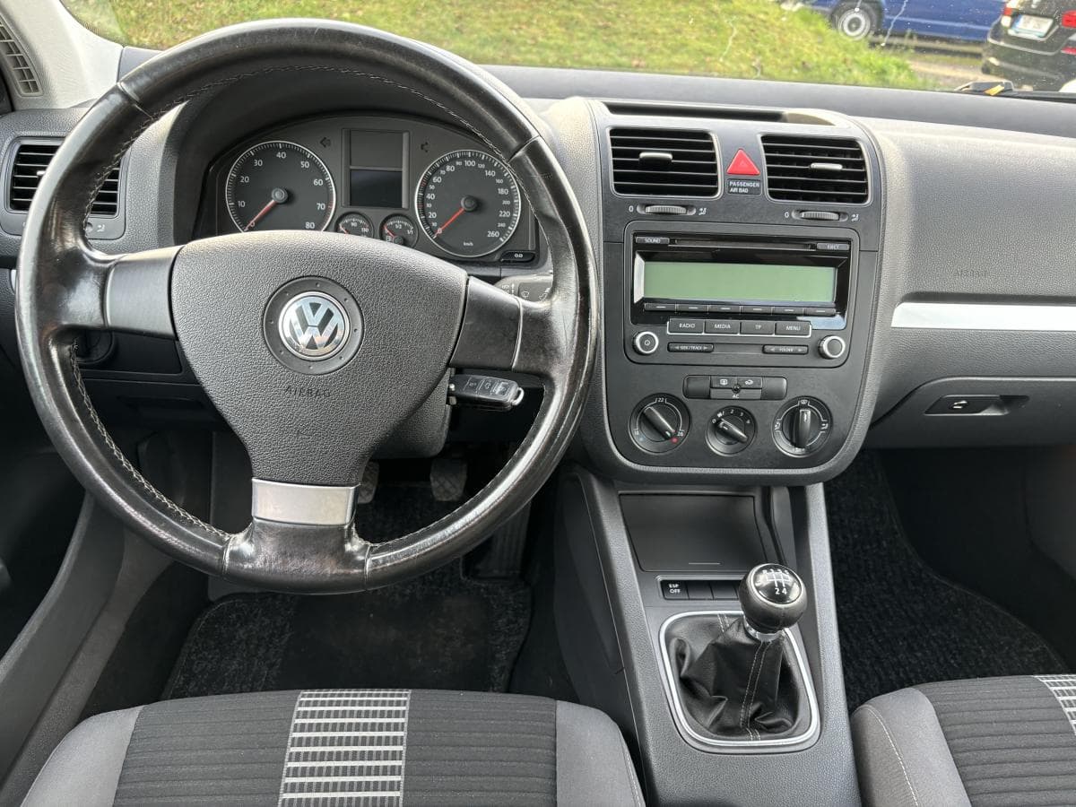 2010 Volkswagen Jetta - 10