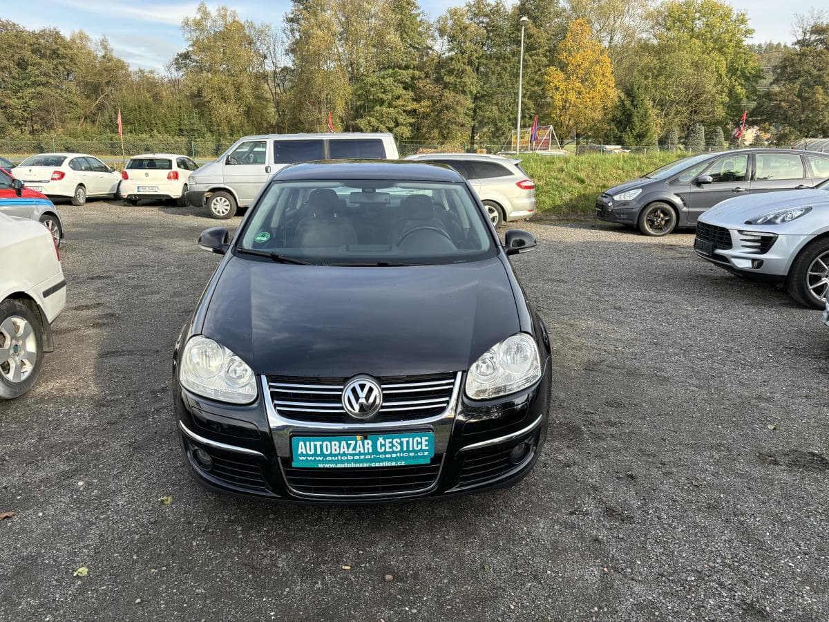 2010 Volkswagen Jetta - 2