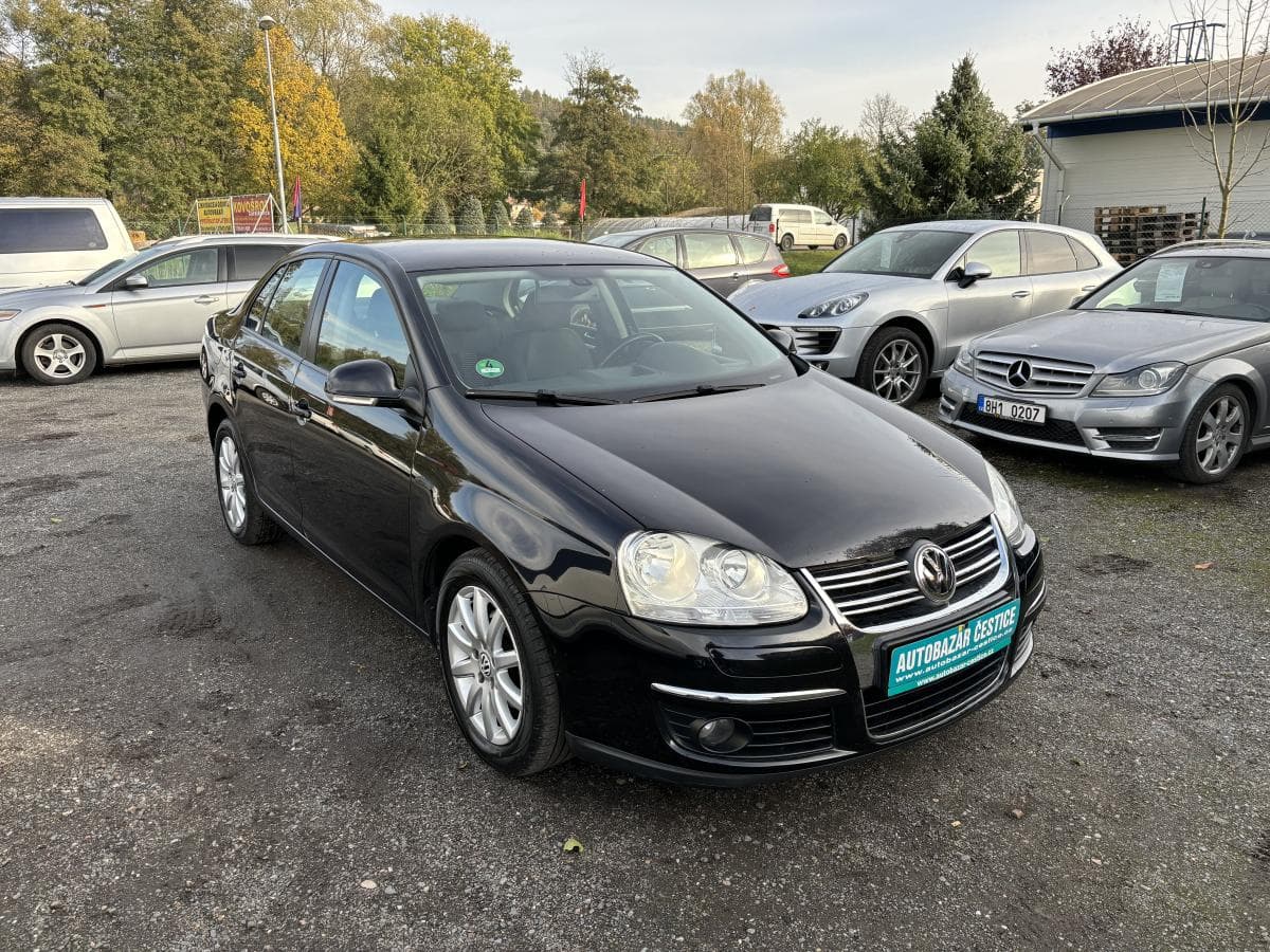 2010 Volkswagen Jetta - 3