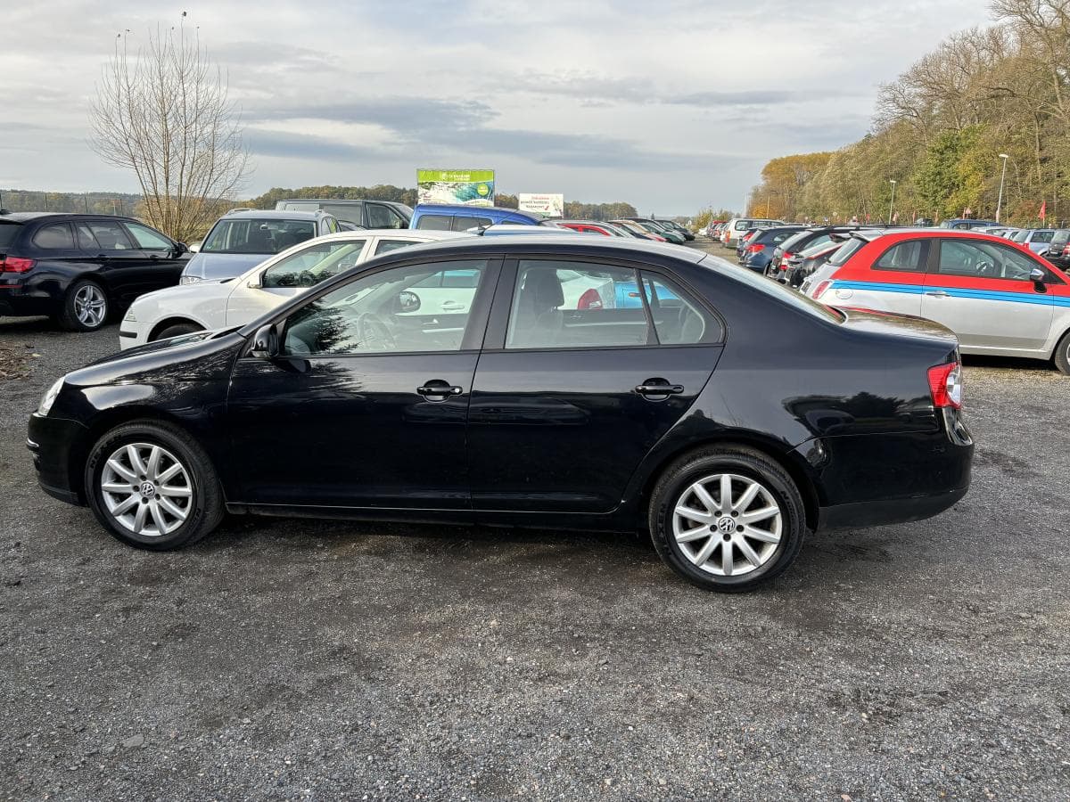 2010 Volkswagen Jetta - 6