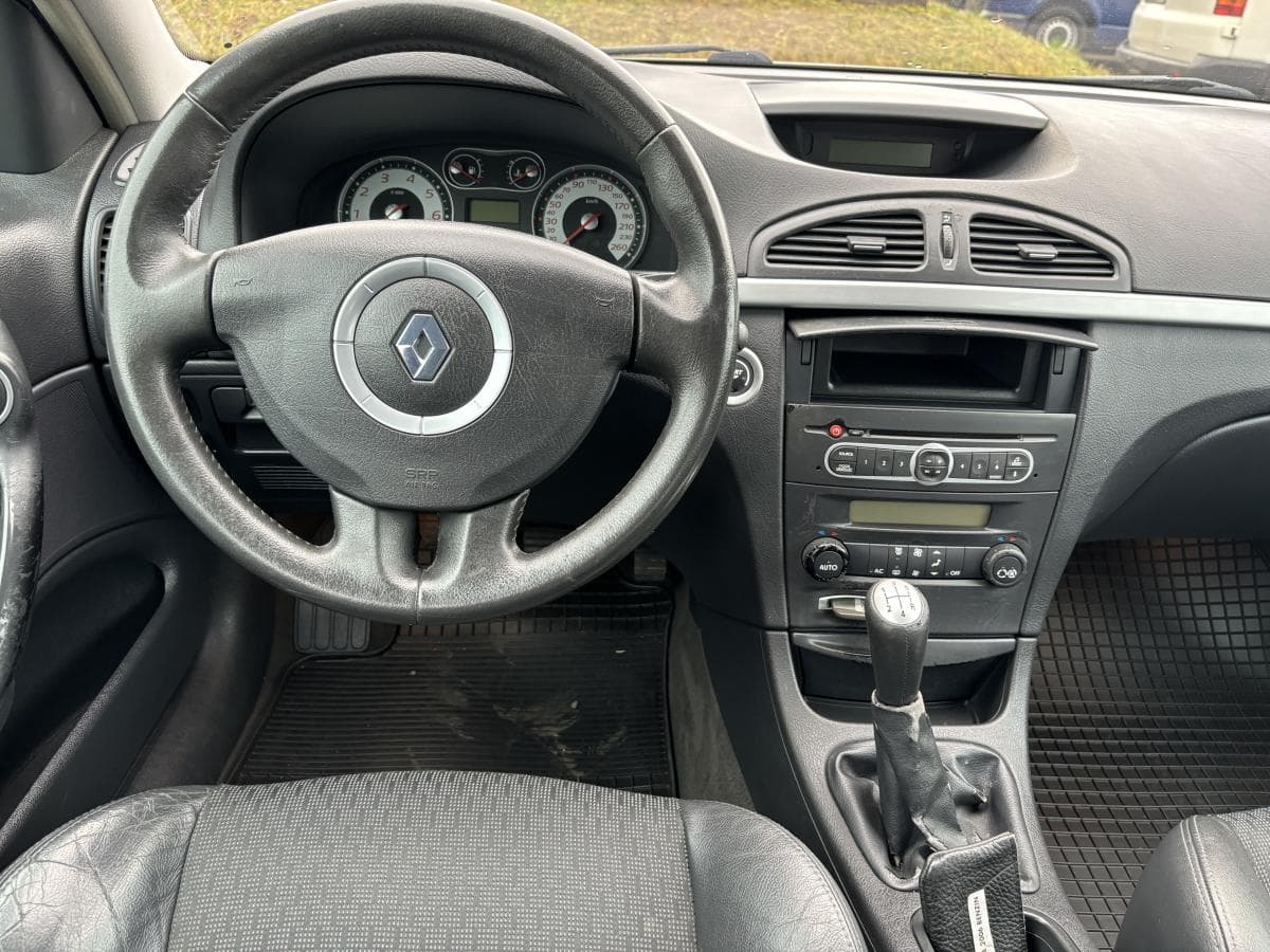 2006 Renault Laguna - 11