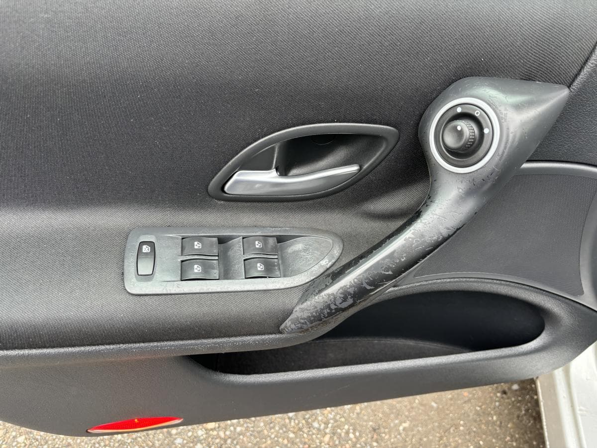 2006 Renault Laguna - 12