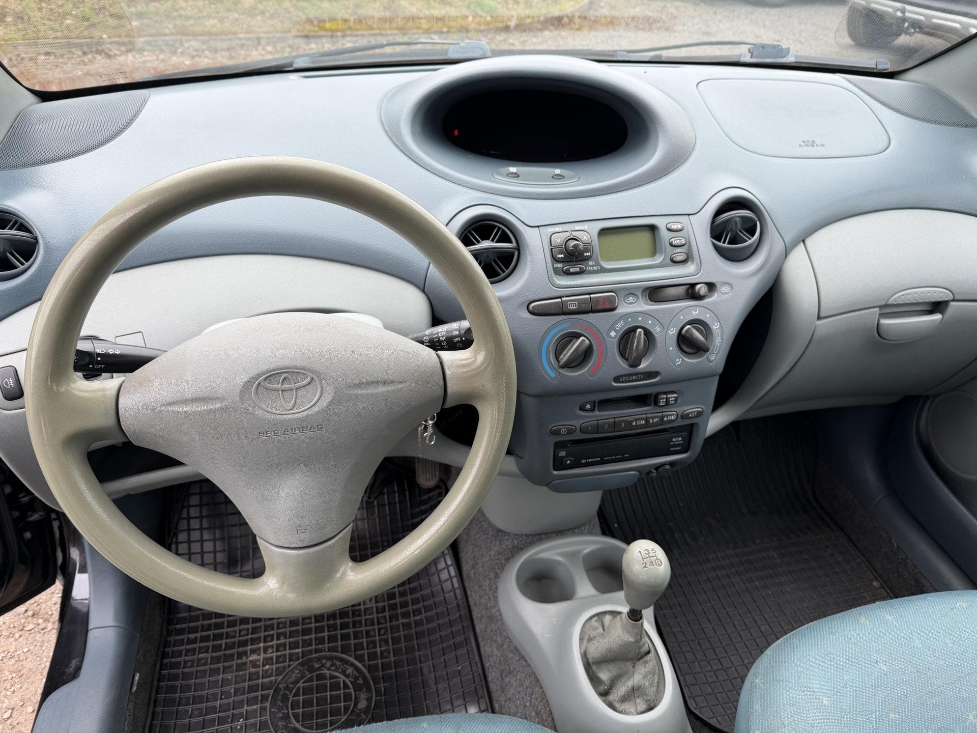 1999 Toyota YARIS - 12