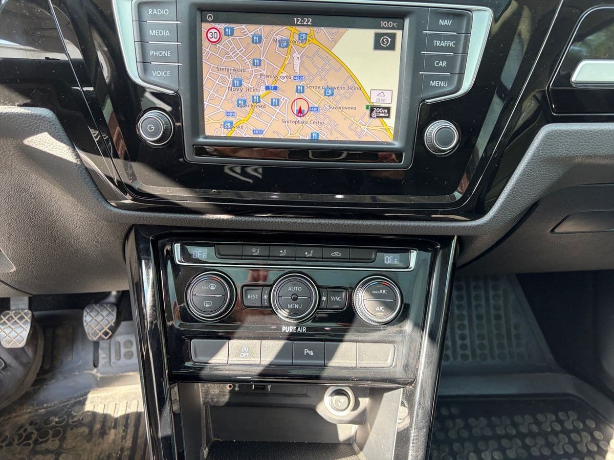 2016 Volkswagen Touran - 9